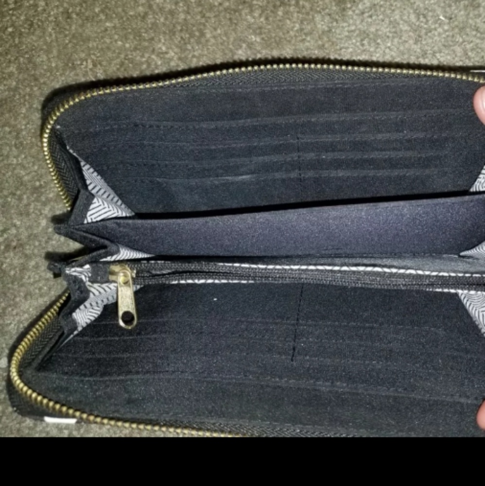 Wallet - Picture 2 of 2
